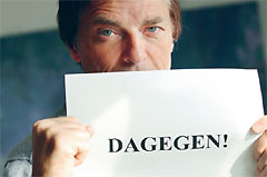 Dagegen antreten... Ulrich Eichelmann zeigte mit seiner Kampagne gegen das türkische Mega-Staudammprojekt Ilisu, was die Zivilgesellschaft bewegen kann. Coverfoto: Karin Wasner