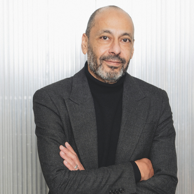 Mario Alam erlebt in der Sozialberatung täglich die Auswirkungen der Kürzungen. / Foto: Christoph Liebentritt